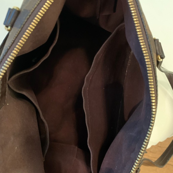 Louis Vuitton Handbag - Picture 5 of 16